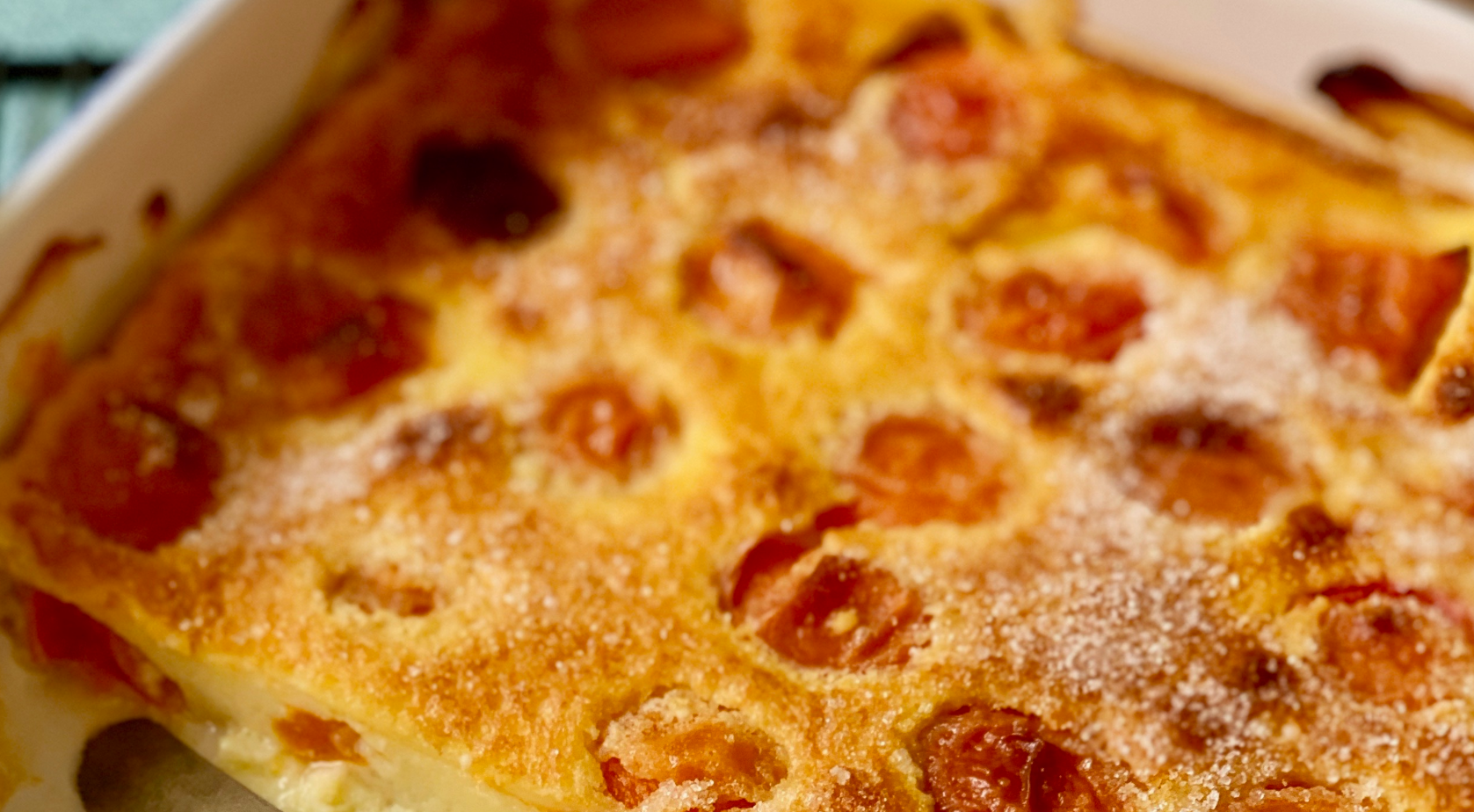 Einfache Aprikosen-Clafoutis: Ein süßes und köstliches Sommerdessert ...